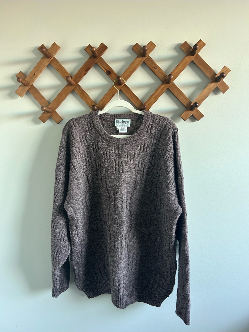 Vintage Men's Brown Textured Crewneck Sweater